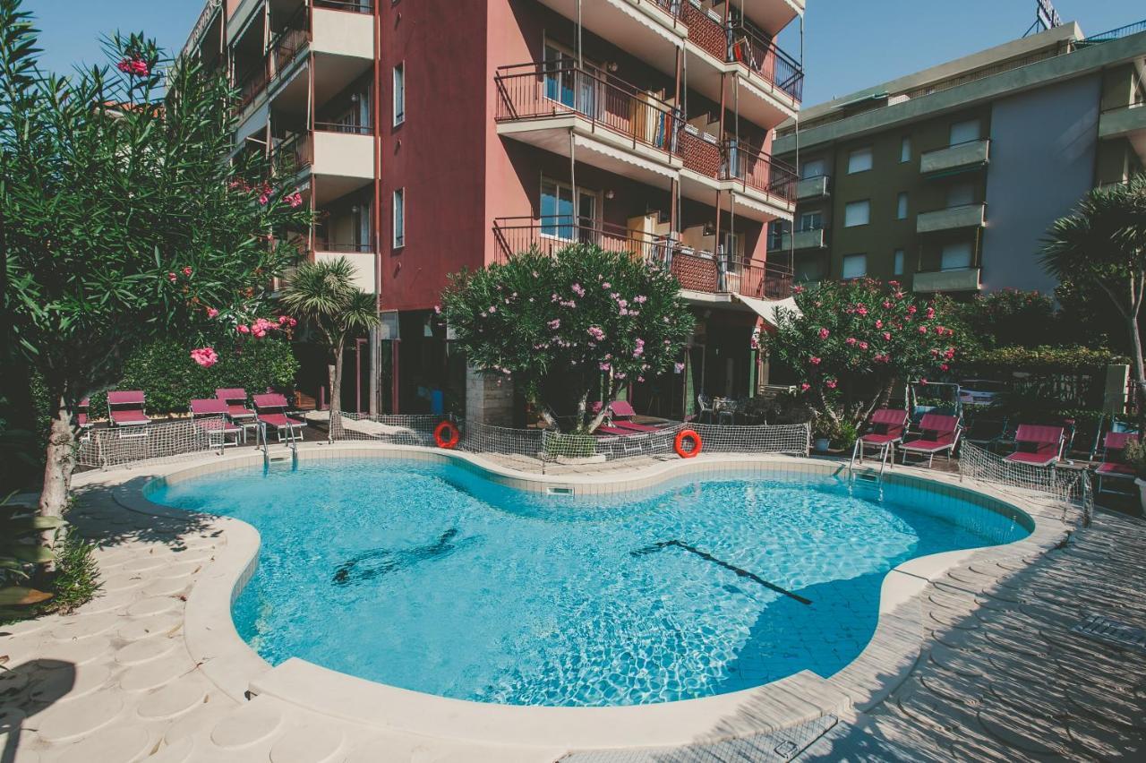 Ligure Residence Pietra Ligure Exterior foto